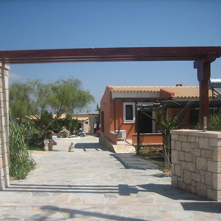 Irides Aparthotel Souvala Exterior foto